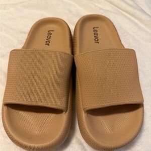 Leevar Tan Slide Sandals